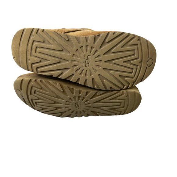 UGG Women's Chestnut Suede Classic Short Dylyn Sheepskin Buckle Moto Boot Size 8 - Picture 7 of 11